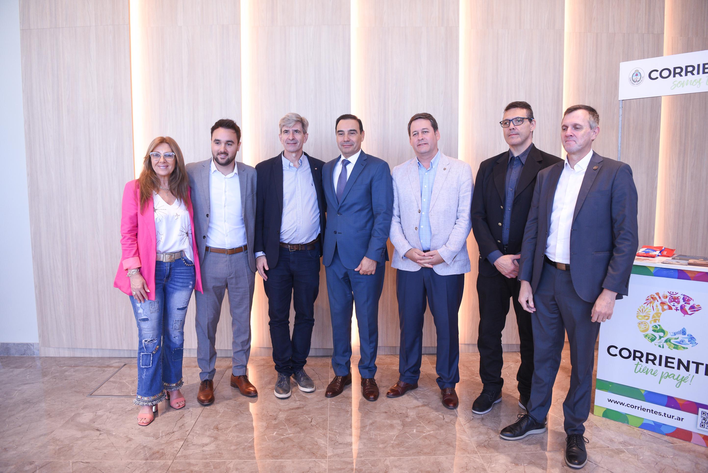 Santiago Carloni junto al gobernador de Corrientes por temas centrales para Santa Fe